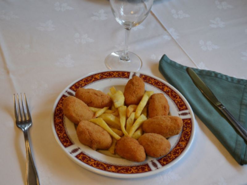Ración de croquetas caseras